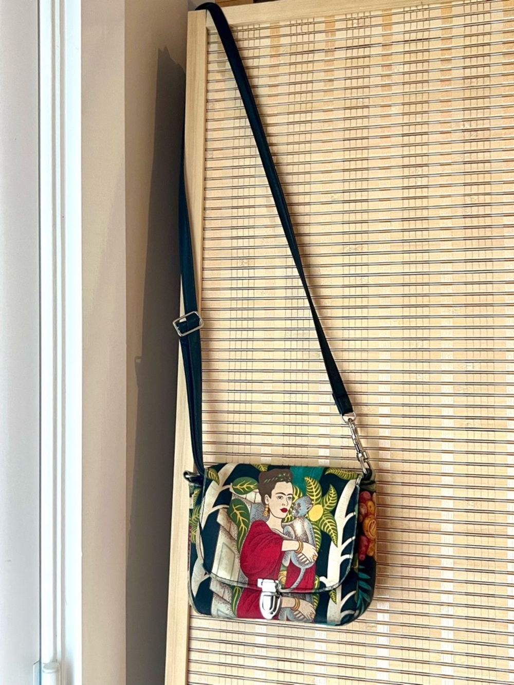 FRIDA KAHLO Crossbody Bag - Picture 6 of 6